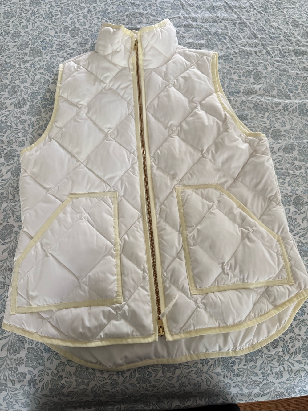 J Crew Women's Cream Quilted Puffer Vest with Zip Front